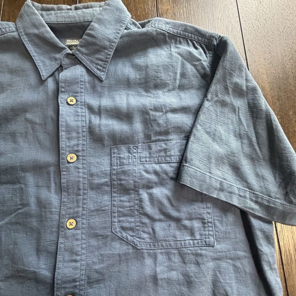 Royal Robbins Size L Relaxed Fit Blue Woven Short Sleeve Button Front Camp Shirt